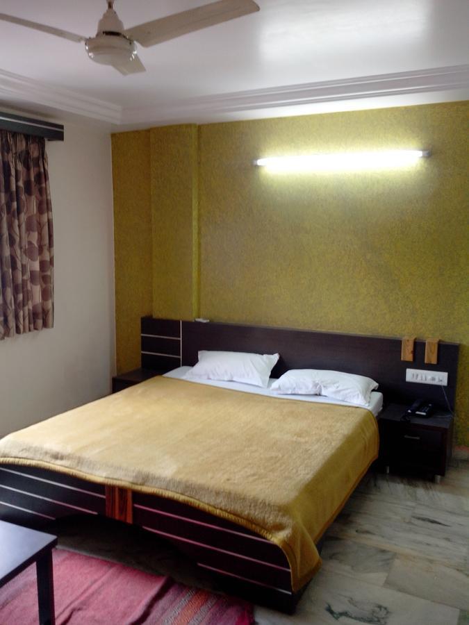 Hotel Asopalav Ambaji Esterno foto