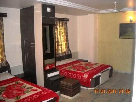 Hotel Asopalav Ambaji Esterno foto